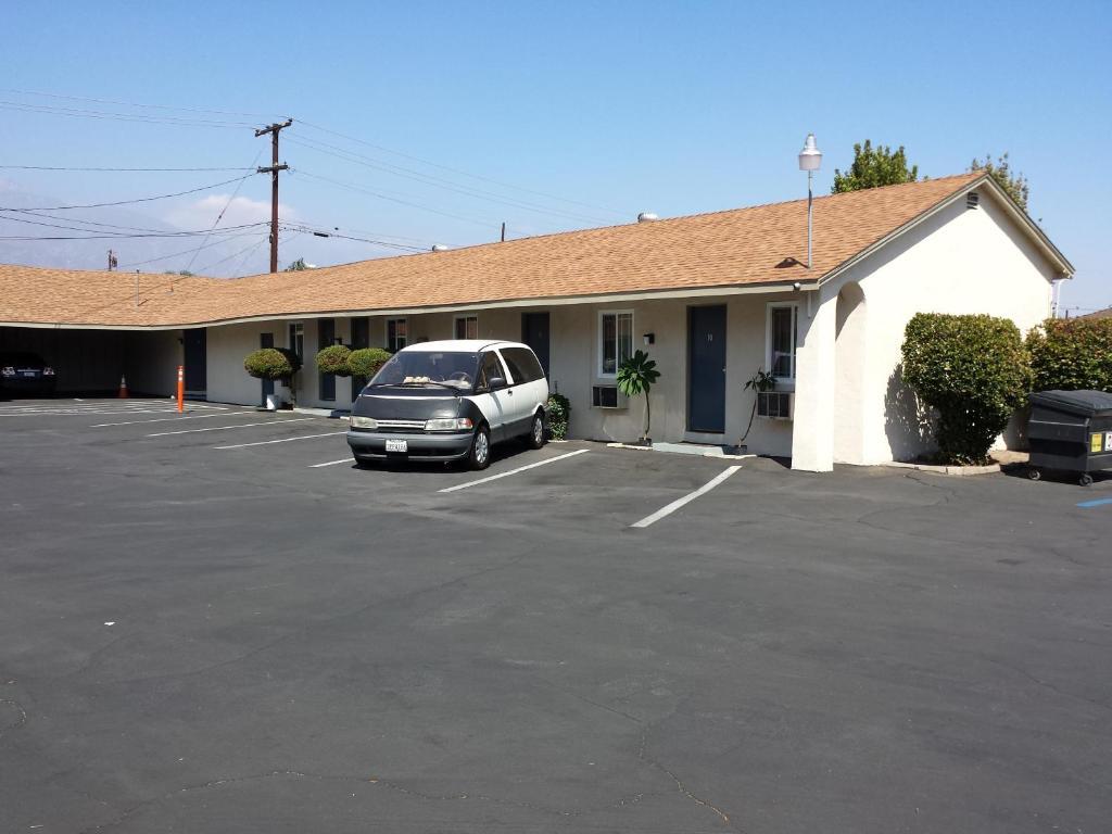 New Kansan Motel Ранчо Кукамонга Екстериор снимка