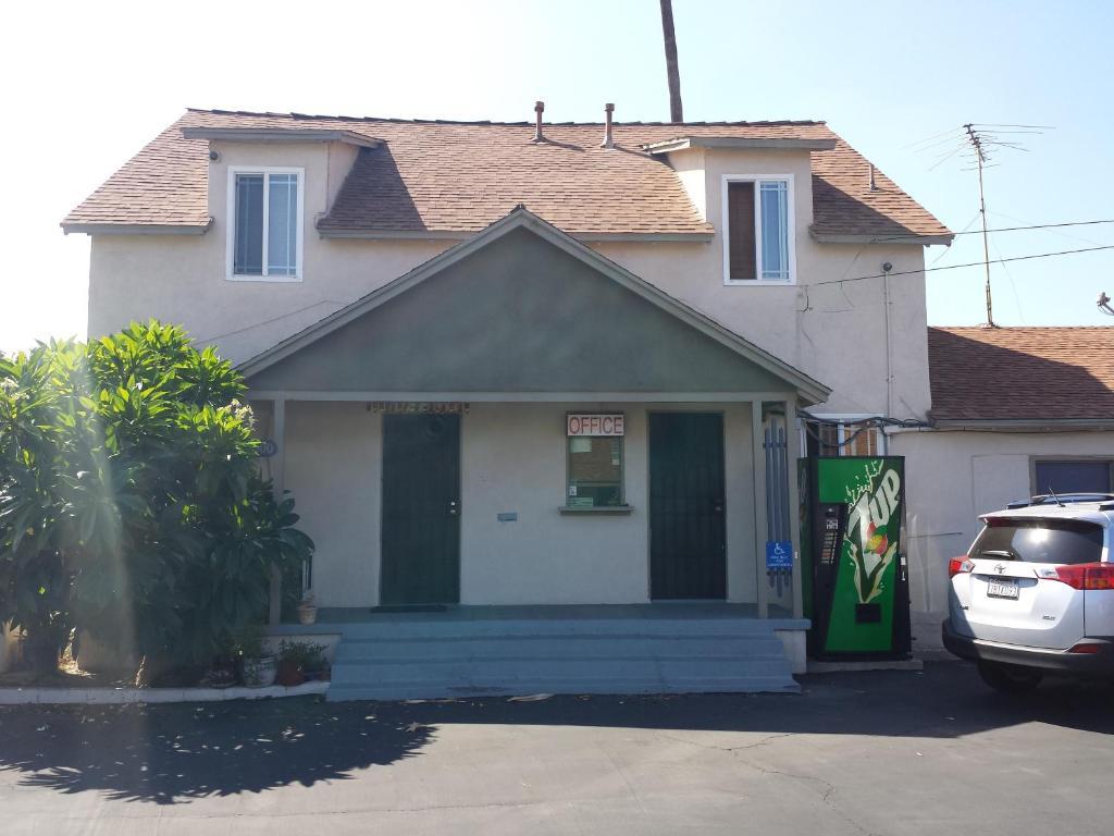 New Kansan Motel Ранчо Кукамонга Екстериор снимка