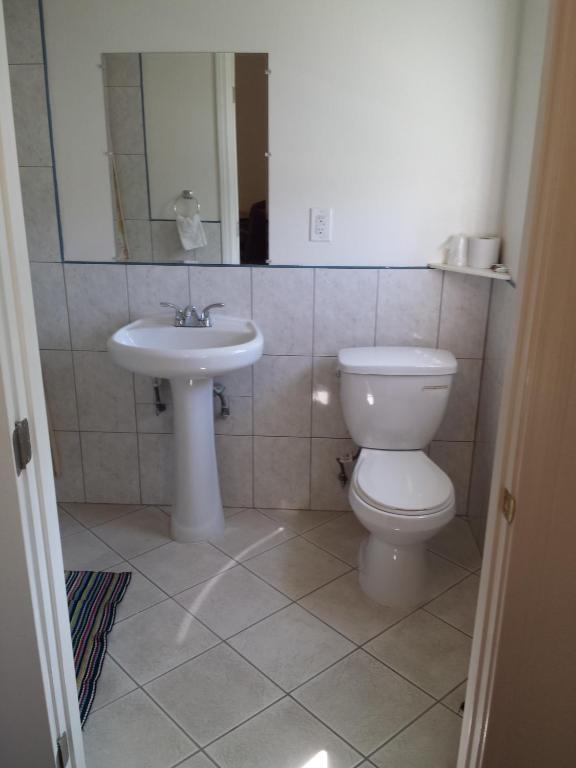 New Kansan Motel Ранчо Кукамонга Стая снимка